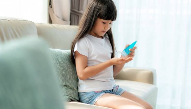 Crescem casos de intoxicação infantil por álcool gel