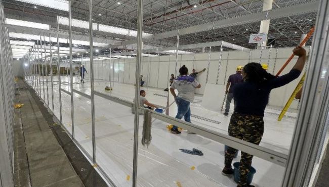Exclusivo: farmacêutico mostra como foi montada farmácia do hospital de campanha em SP