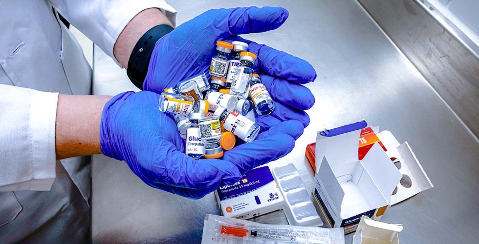 Médico que revende caneta do Paraguai no consultório, e abandona a via legal da tirzepatida manipulada, responde ao CFM