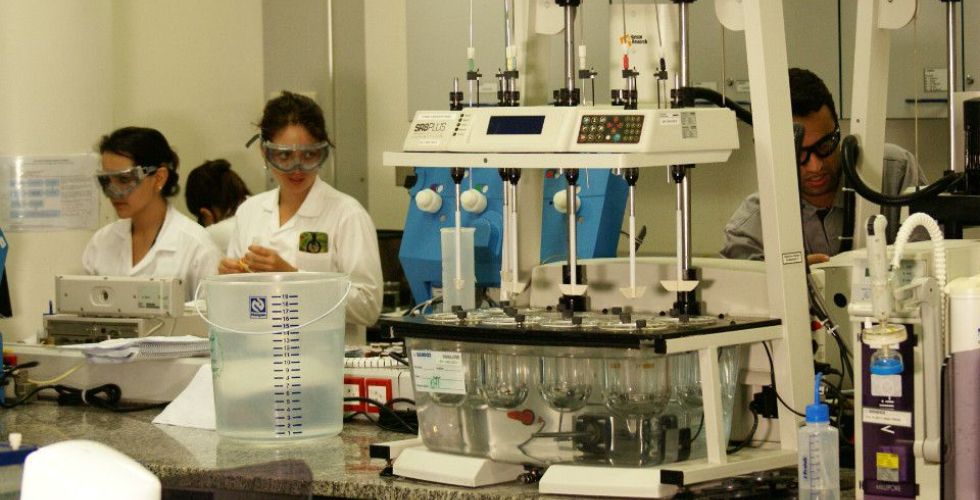 Indústria farmacêutica projeta crescimento em 2016, mesmo na crise