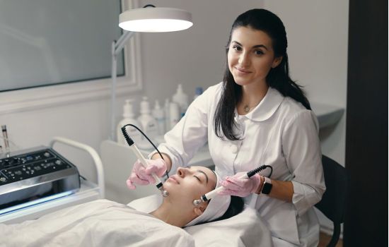 Como é a atuação do farmacêutico no tratamento de rugas verticais