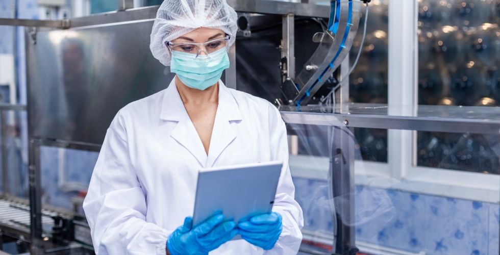 Revisão da Qualidade do Produto fortalece controle e aprimora processos na indústria farmacêutica