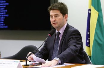 Congresso discute pena de 30 anos para quem falsificar medicamentos