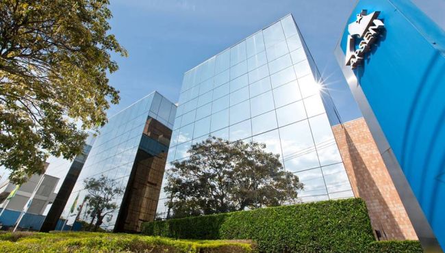 Indústria Farmacêutica vai triplicar a produção de hidroxicloroquina no Brasil