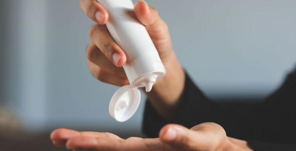 Creme antisséptico desenvolvido no Brasil inativa vírus da Mpox e suas variantes