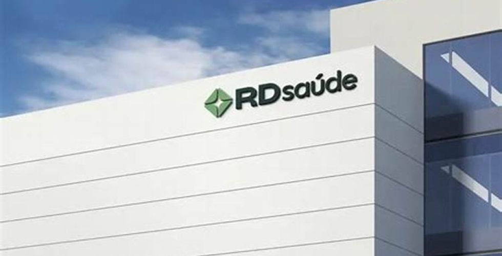 Raia Drogasil negocia com planos de saúde para ser alternativa ao pronto-socorro.