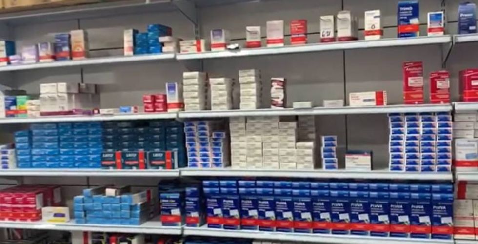 Polícia encontra farmácia clandestina com 3 mil caixas de medicamentos
