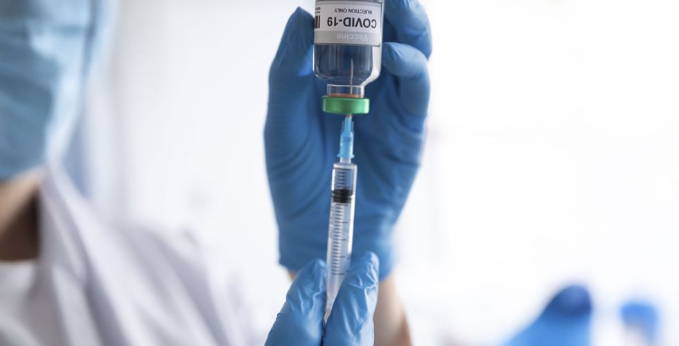 Vacinas de mRNA contra a Covid-19 podem ‘reprogramar’ o sistema imune e potencializar o tratamento do câncer