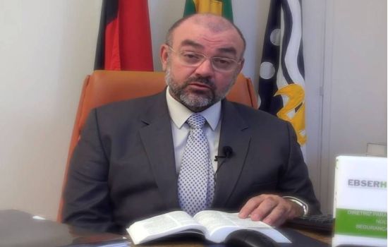 Covid-19: 15 milhões de brasileiros podem virar o ano vacinados, diz farmacêutico do MS