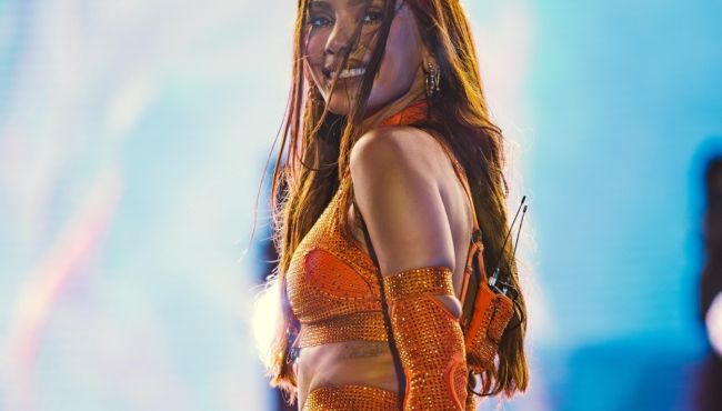 Cantora Anitta sai vitoriosa em disputa no INPI contra a Farmoquímica