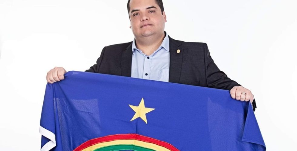 Conselheiro ganha na Justiça o direito de pagar Anuidades do CRF mais baratas