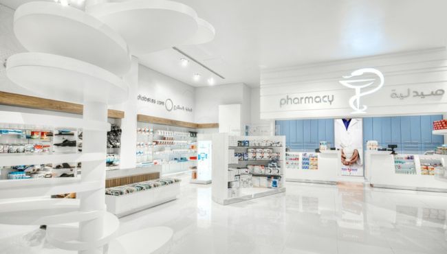 Nos Emirados Árabes Unidos os farmacêuticos prescrevem até antibióticos