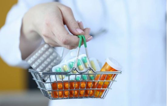 Medicamentos devem ser comercializados em supermercados, indica PL
