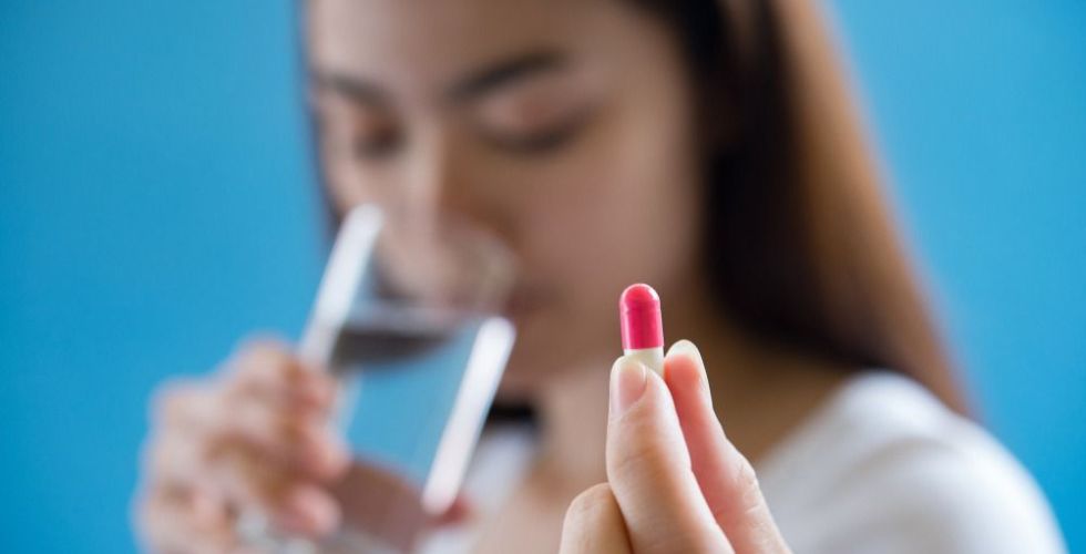 Indústria farmacêutica quer produzir pílula abortiva para garantir estoque