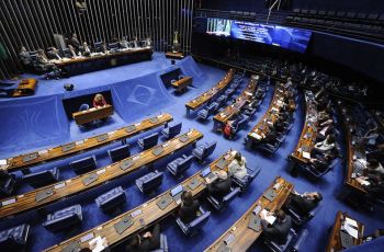 Senado aprova projeto que autoriza quebra de patente de vacinas e medicamentos