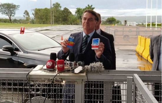 Bolsonaro testa positivo para Covid-19