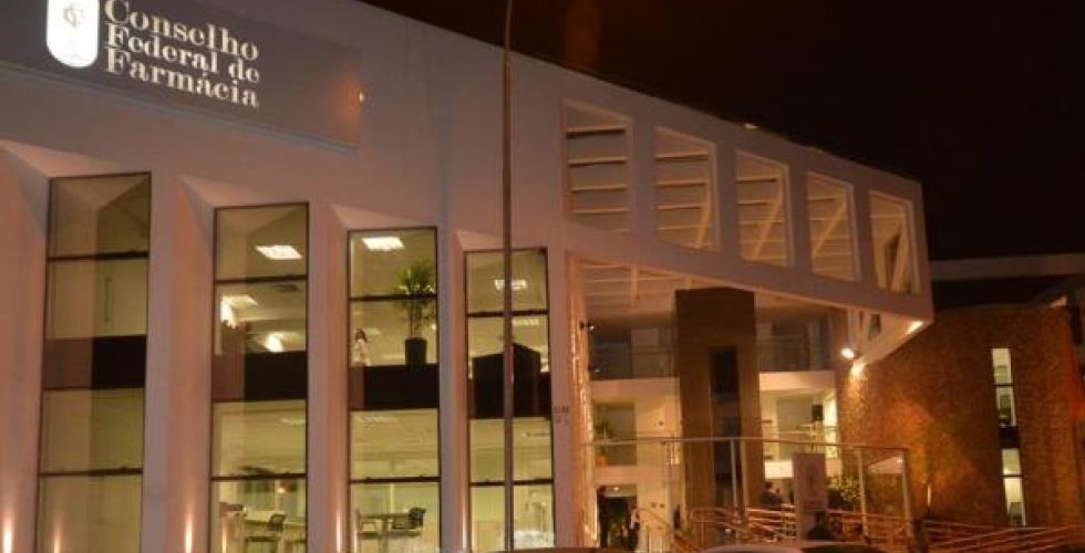 CFF emite nota contrária à possibilidade de o governo federal liberar a venda de medicamentos em supermercados
