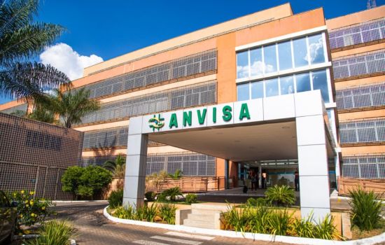 Greve e falta de farmacêuticos na Anvisa comprometem a inovação e a segurança da saúde nacional
