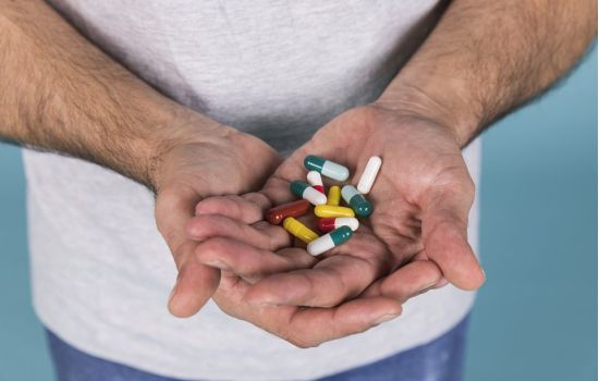 Governo zera tarifas de 34 medicamentos usados no combate à Covid-19