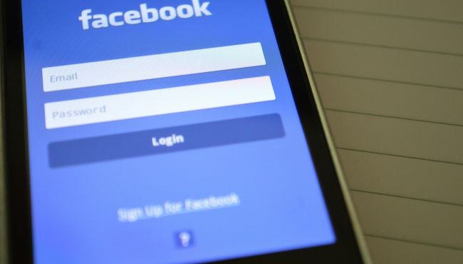 Indústria farmacêutica adere a boicote ao Facebook