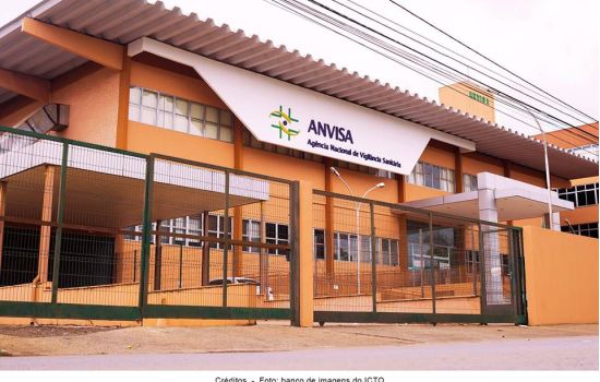 Anvisa estuda usar laboratórios veterinários para produzir vacina contra Covid-19