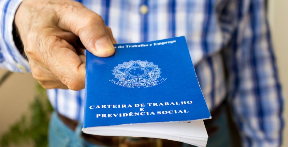 Indústria Farmacêutica demite mais de 300 funcionários por adequações às normas da Anvisa