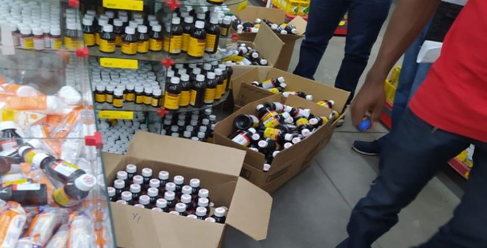 Polícia apreende 30 mil placebos que eram vendidos em supermercados como medicamentos