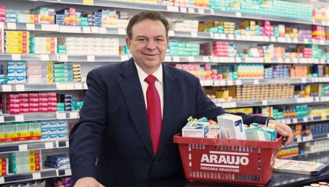 Drogaria Araújo - Precisou? A maior de Minas tem
