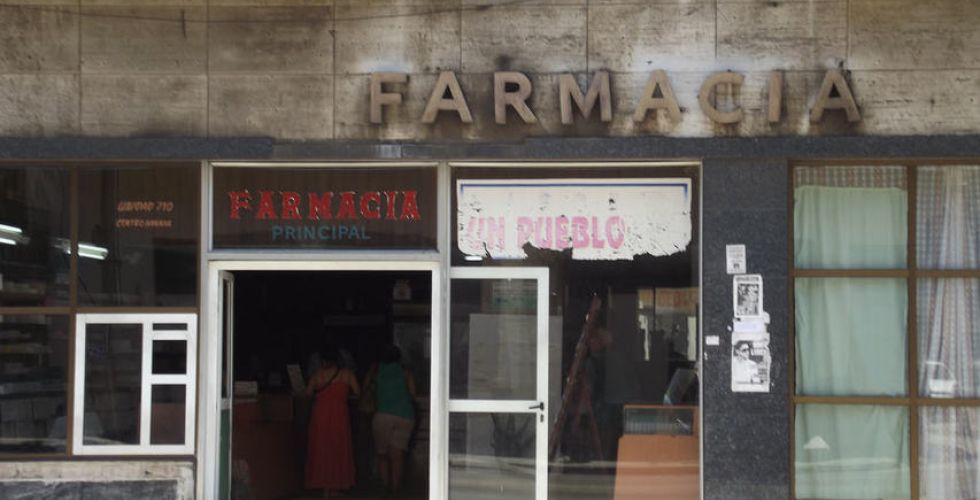 Você aceitaria salário de R$93? Os farmacêuticos de Cuba aceitam!