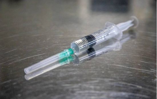 Covid-19: indústrias farmacêuticas terão que assumir responsabilidade pela segurança da vacina