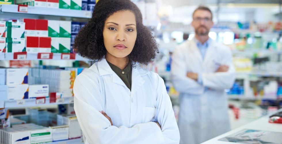 CFF recorre à Justiça para garantir direito de farmacêuticos à prescrição de medicamentos