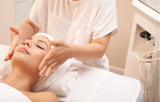 Farmacêutico na estética conquista autonomia financeira