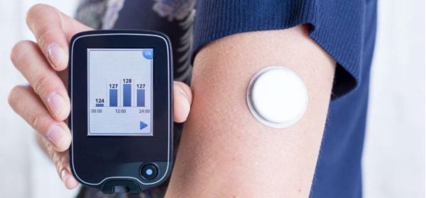 Sensores de glicose mudam a rotina de crianças, idosos e famílias no controle do diabetes