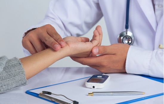 O monitoramento do farmacêutico clínico em dislipidemias e diabetes