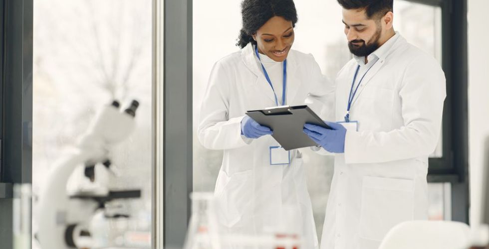 Descubra as áreas que farmacêuticos ganham muito dinheiro na indústria