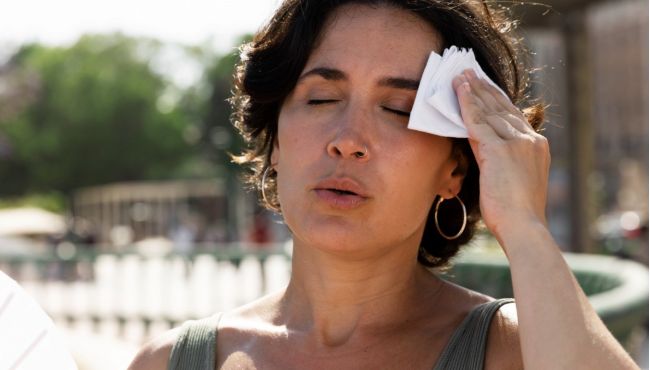 Anvisa aprova medicamento não hormonal para ondas de calor intensas da menopausa