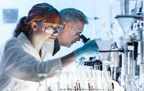 Empresas farmacêuticas criam fundo de US$ 1 bilhão para combater superbactérias