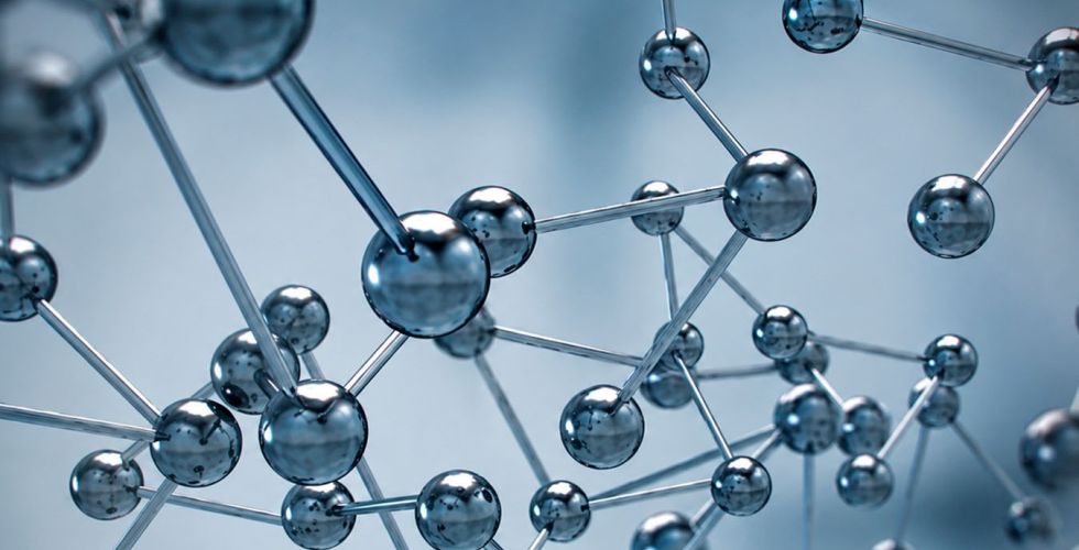 Na bioética dos peptídeos, EUA discutem autonomia do médico e do paciente, e o Brasil discute a proibição