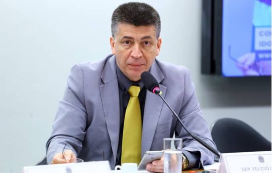 PL da Câmara de Deputados, deixa claro que o CRF, fiscalizará apenas farmacêuticos