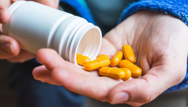 Farmacêuticas correm para desenvolver comprimido contra a Covid-19