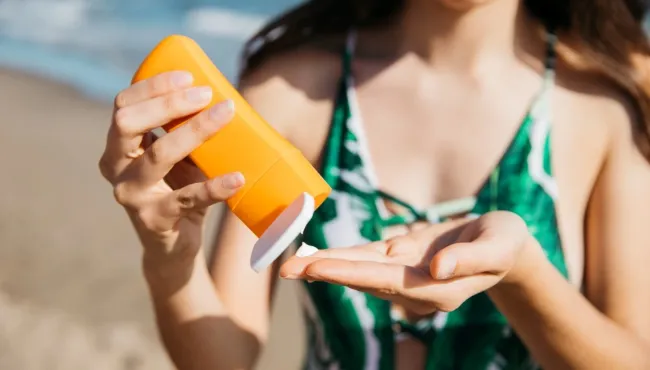 Resíduo da cerveja vira inovação: pesquisa brasileira aponta novo caminho para protetores solares