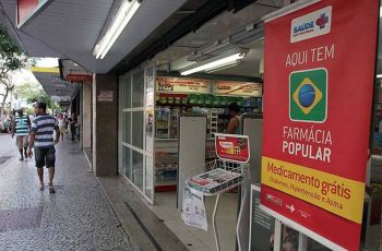 PL prevê distribuição de álcool e máscara em Farmácia Popular