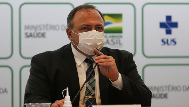 Ministro da Saúde volta a defender medicamento sem eficácia contra Covid-19
