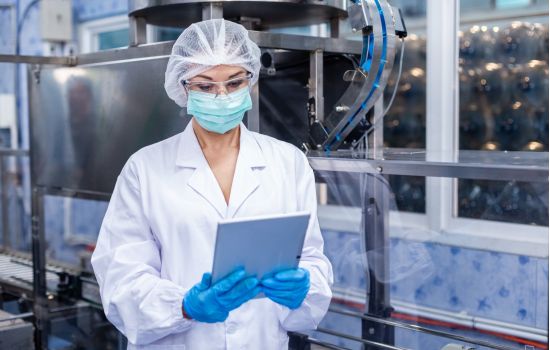 Revisão da Qualidade do Produto fortalece controle e aprimora processos na indústria farmacêutica