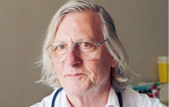 Médico que defendia cloroquina contra Covid-19 admite sua ineficácia