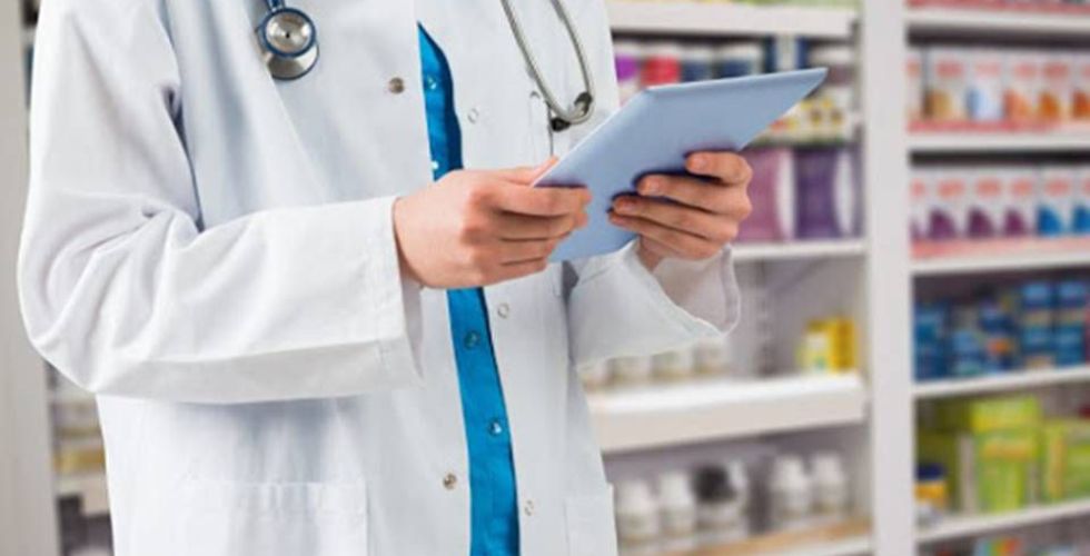 Governo admite falta de farmacêuticos, mas não pode contratar