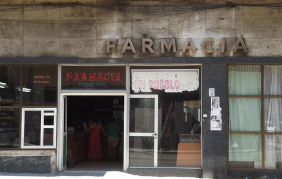 Você aceitaria salário de R$93? Os farmacêuticos de Cuba aceitam!