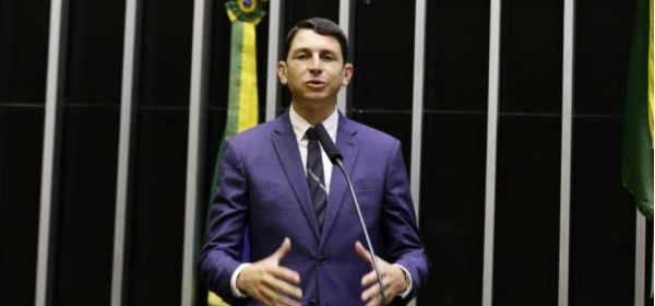 Projeto autoriza funcionamento de consultório médico em farmácias e drogarias