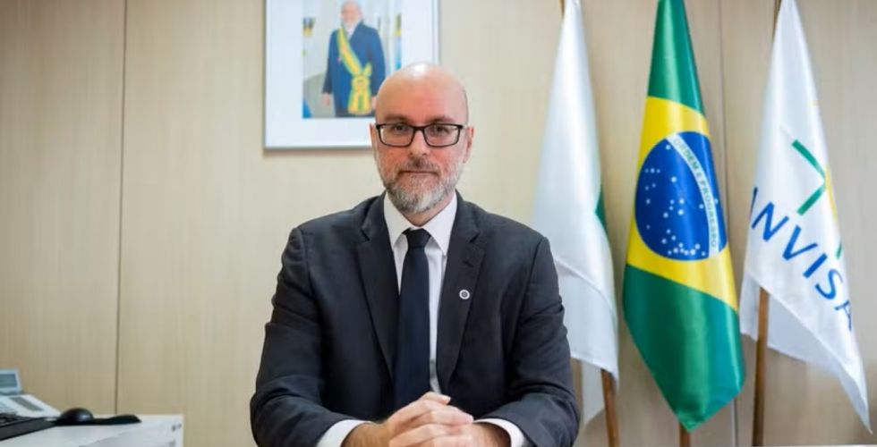 Descompasso em Brasília: presidente da Anvisa se posiciona contra setor magistral, ferindo diretrizes do governo Lula