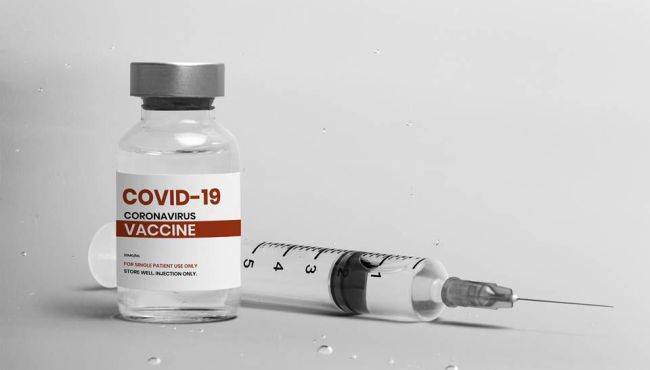 Efeito colateral da vacina de Oxford faz Anvisa pedir alteração da bula